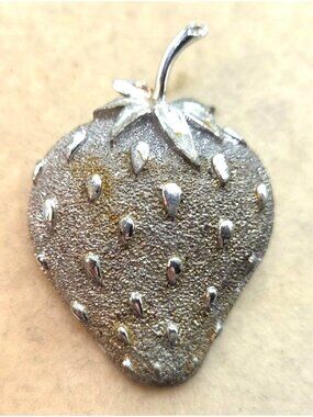 Sarah Coventry Strawberry Brooch: Large Silver-Plated Pin